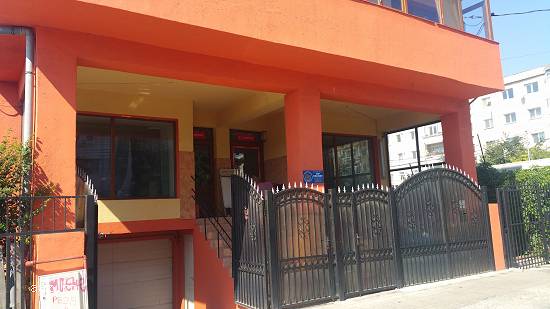 Inchiriez spatiu comercial