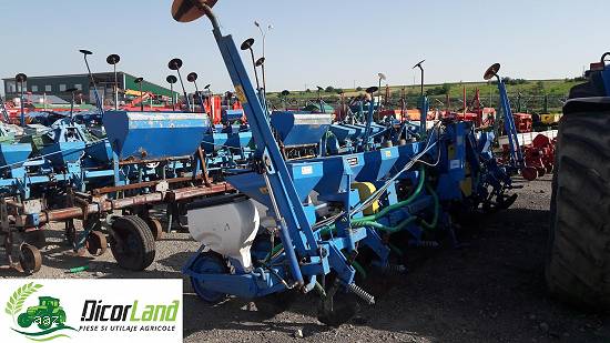 Semanatoare de prasitoare pe 8 randuri marca Mecanica Ceahlau