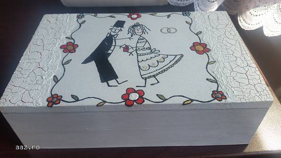 Cutie decorata manual
