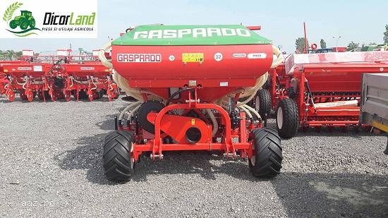 Semanatoare de plante paioase pneumatica cu disc simplu