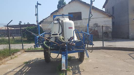 Masina erbicidat Evrard