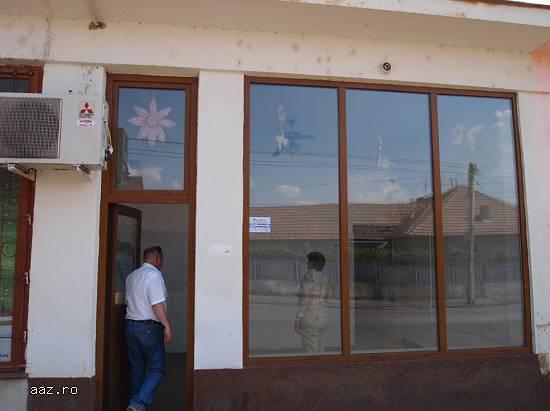 Vand 6 spatii comerciale Medias,   str. Stejarului