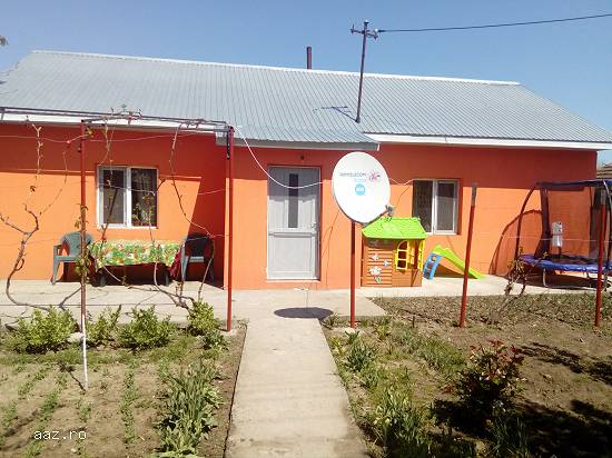 Casa de vanzare la tara
