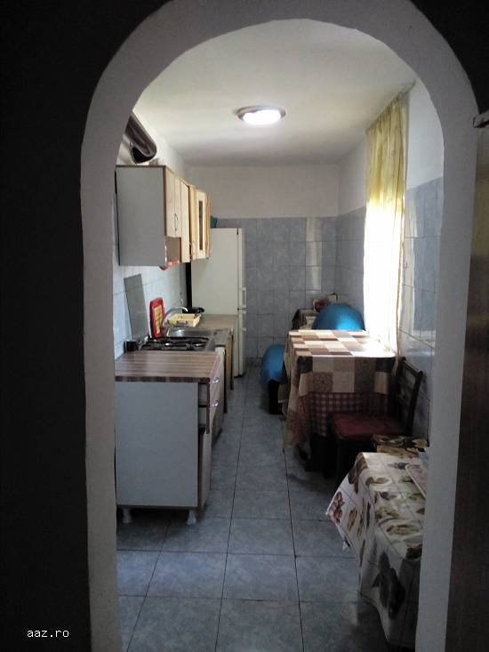 Casa de vanzare la tara