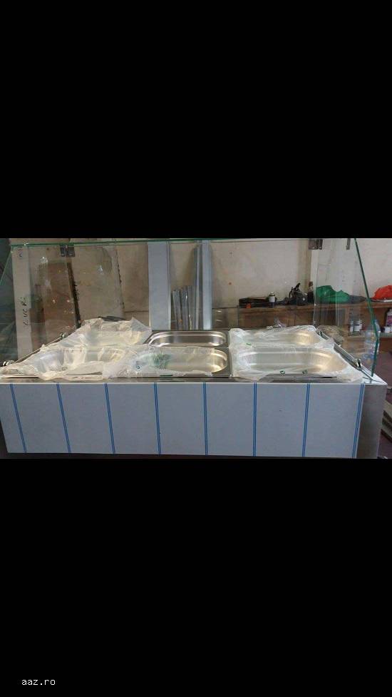 Vitrina calda de banc 1100x650x600mm  Alimentare: 220V  pret 1600 lei Watt:2500W Garantie 12 luni
