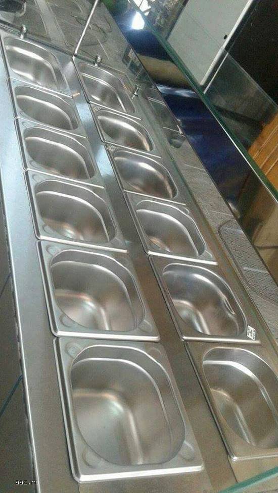 Vitrina calda de banc 1750x650x600mm 5 Gn Pret: 2500 lei Alimentare: 220V Watt:2500W Garantie 12 lun