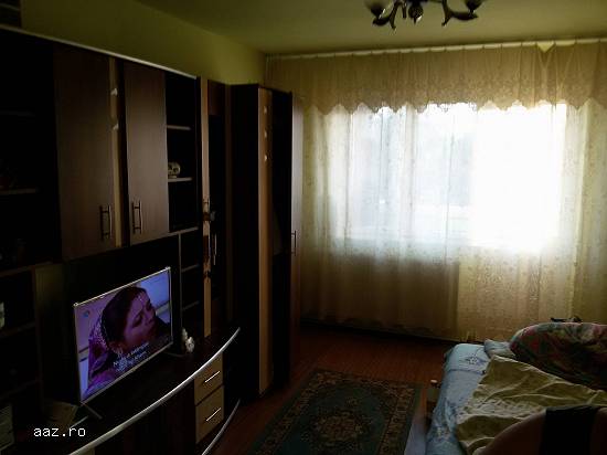 Vand apartament 2 camere recent renovat 0785406633