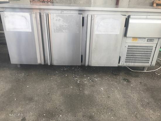 Masa rece 3 usi si 1 sertar Firma:Mawi Polonia Dim.196x70x85cm Alimentare: 220V Locatie: Gaesti DB C