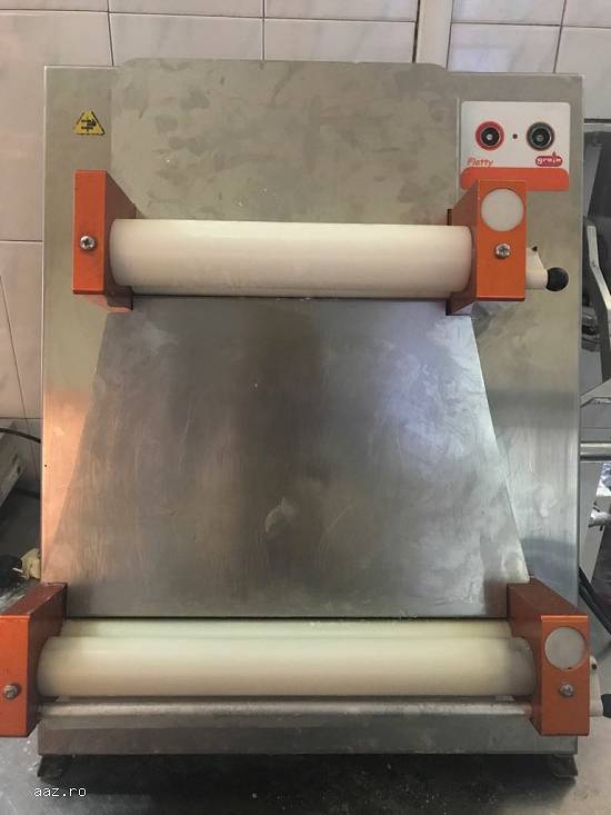 Formator blat pizza Made in Italia *****la: 45cm Alimentare: 220V Locatie: Gaesti DB