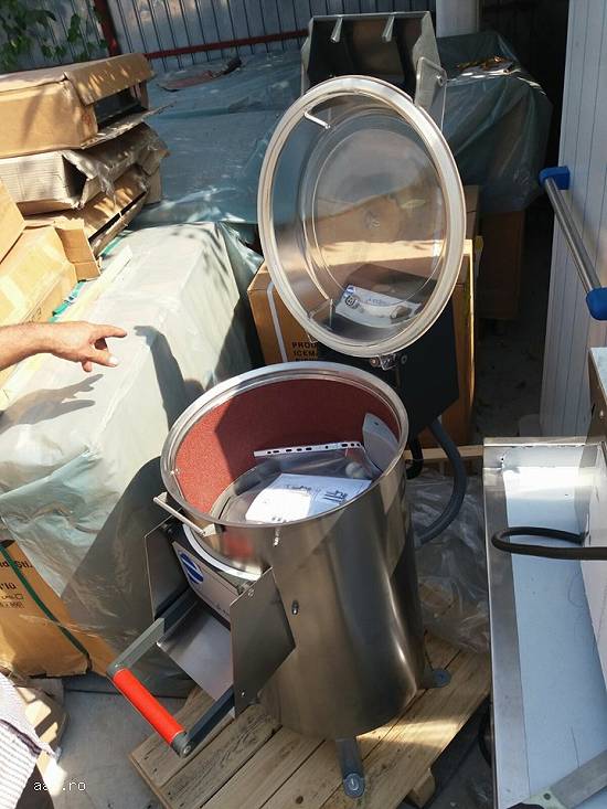 Aparat curatat cartofi Firma Edesa Capacitate:18kg Alimentare:220v