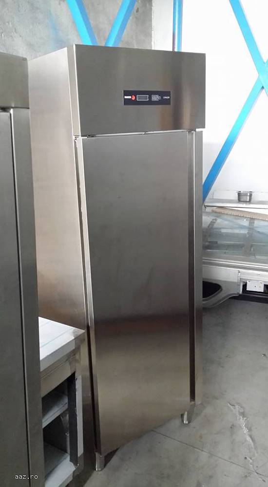 Congelator inox Fagor Italia Dimensiune:70×84×200cm Dim.raft:55x65cm Alimentare 220v