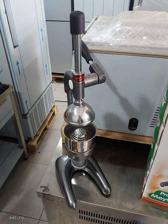 Storcator citrice Inox si fonta Pret:100 euro