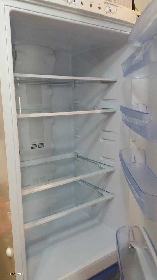 Vand combina frigorifica INDESIT total no frost