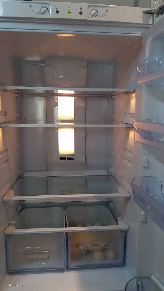Vand combina frigorifica INDESIT total no frost