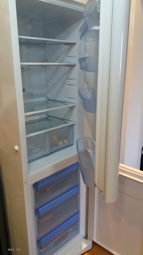 Vand combina frigorifica INDESIT total no frost
