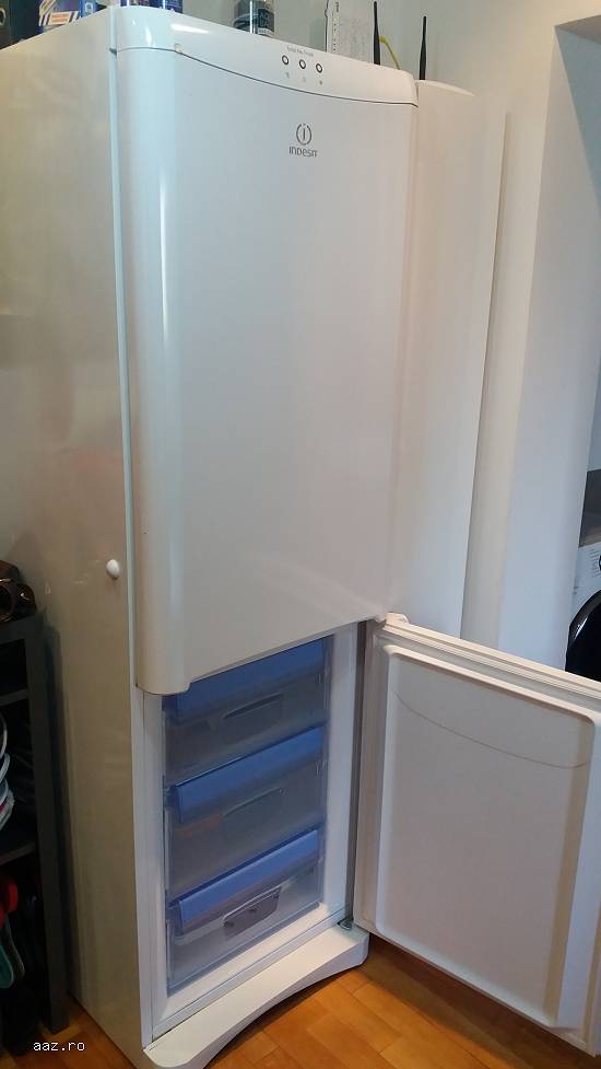 Vand combina frigorifica INDESIT total no frost