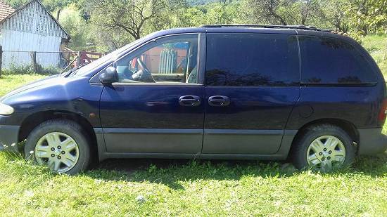 Vand CHRYSLER benzina, motor 3800V-fara acte, cutie transmisie degecta, fabricat 1997, pilot automat