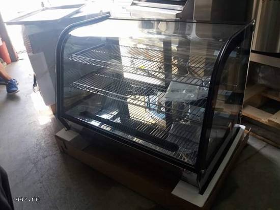 Vitrina rece firma TC Dim.87x60x70cm Alimentare:220v Garantie 12 luni