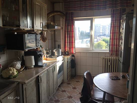 Vand apartament 4 camere Piata Sudului