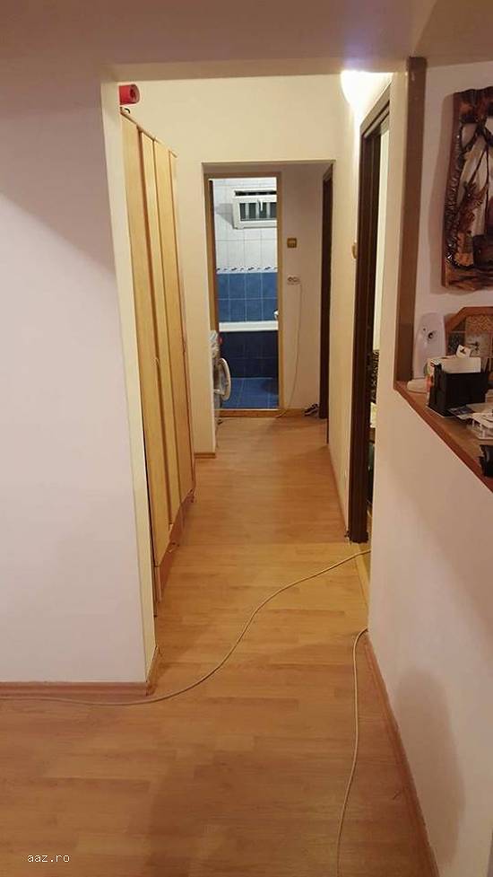 Vand apartament cu 4 camere ,   confort 1,   stradal