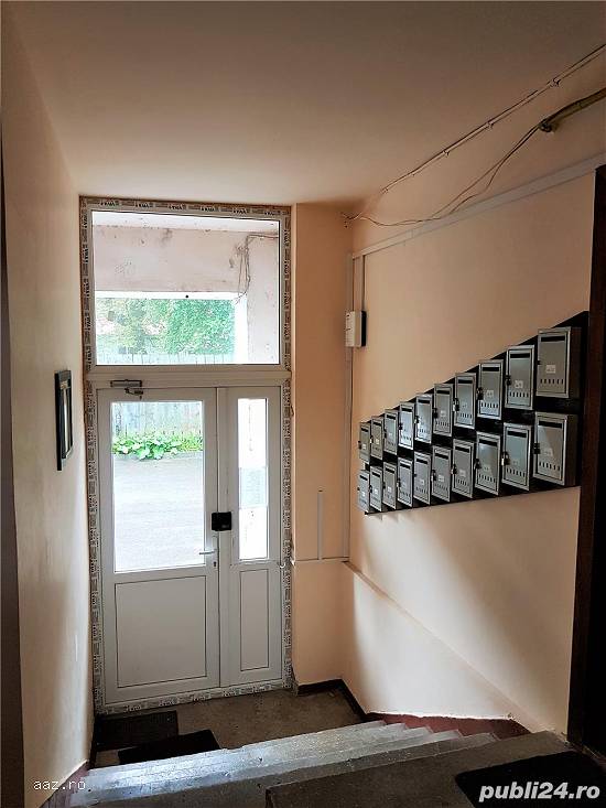Proprietar vand apartament oras. Covasna !