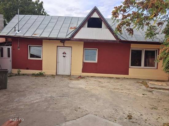 Vând casa la glina
