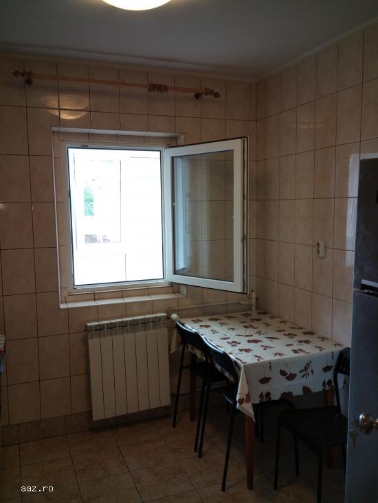 Proprietar,    vand apartament 2 camere,    decomandat,     Crangasi