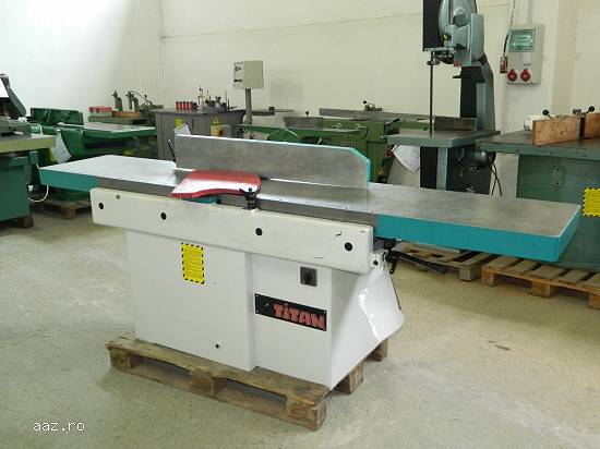 Masina de indreptat cu 4 cutite TITAN s.