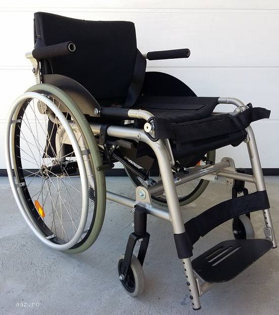 Carucior handicap care te ridica in picioare - Levo LCE