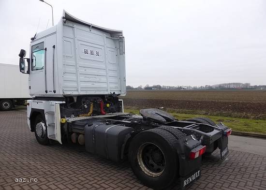 Dezmembrez Renault Magnum 460
