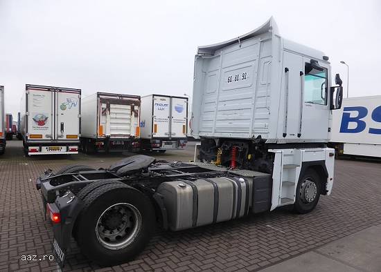 Dezmembrez Renault Magnum 460