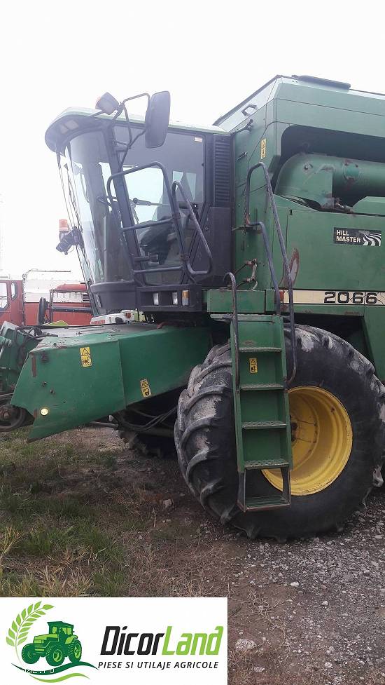 Combina marca John Deere model 2066