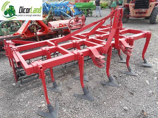 Combinator dezmiristitor cultivator ,   numar organe active 9