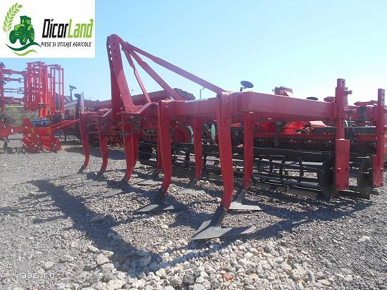 Combinator dezmiristitor cultivator ,   numar organe active 9