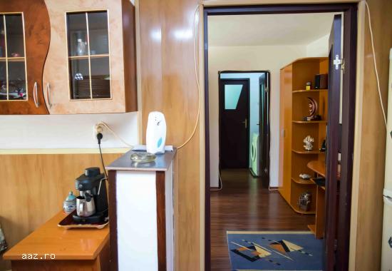 Vand Apartament 2 camere petrila