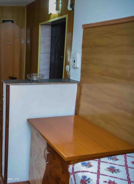 Vand Apartament 2 camere petrila