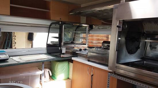 Vând rulotă comercială tip fast-food.