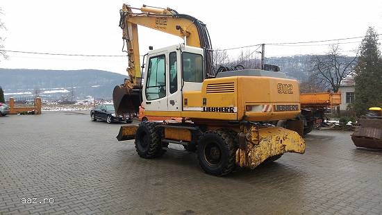 Excavator pe pneuri Liebherr A902