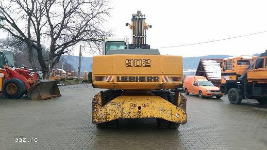 Excavator pe pneuri Liebherr A902