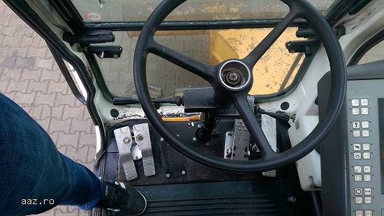 Excavator pe pneuri Liebherr A902