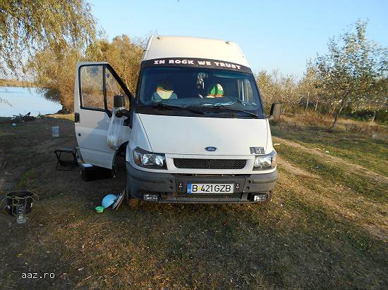 Vand masina de vacanta Ford Transit