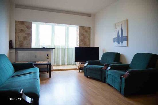 Apartament 3 camere,   decomandat Tineretului