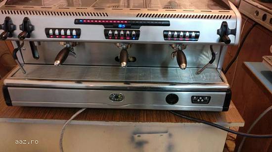 Vând lot espressoare profesionale de bar laspaziale