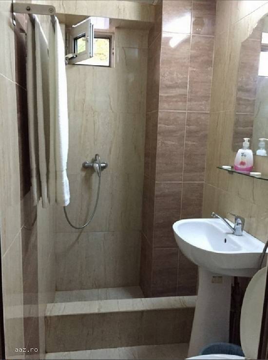 Inchiriem camere pentru muncitori