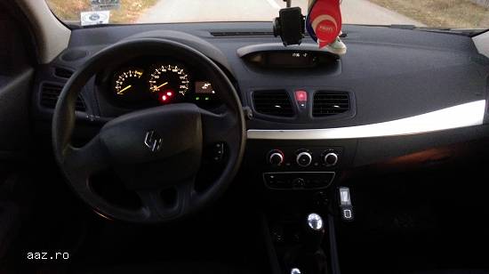 Renault Megane III,    an fabricație octombrie 2010,    motor 1.6 benzina,    110 c.p,   98000km
