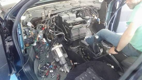 Incarcare freon auto A/C,   Iulius Service,   Constanta