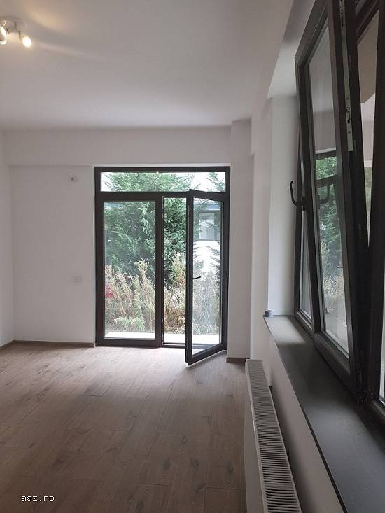 Apartament 2 camere,    Parter,    decomandat,    Militari Praktiker