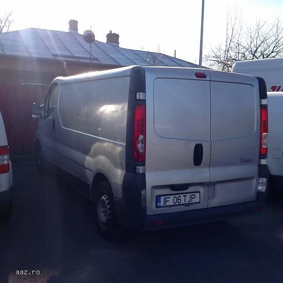 AUTOUTILITARA RENAULT TRAFIC