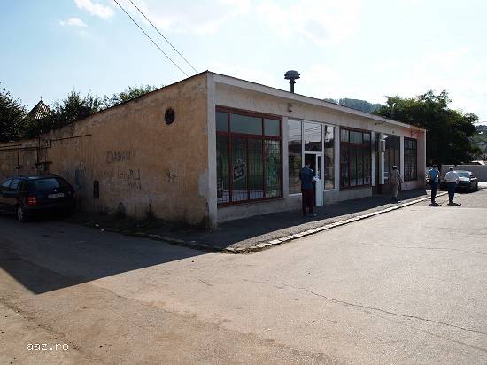 Vand spatii comerciale Medias,   str. Stejarului
