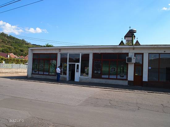Vand spatii comerciale Medias,   str. Stejarului